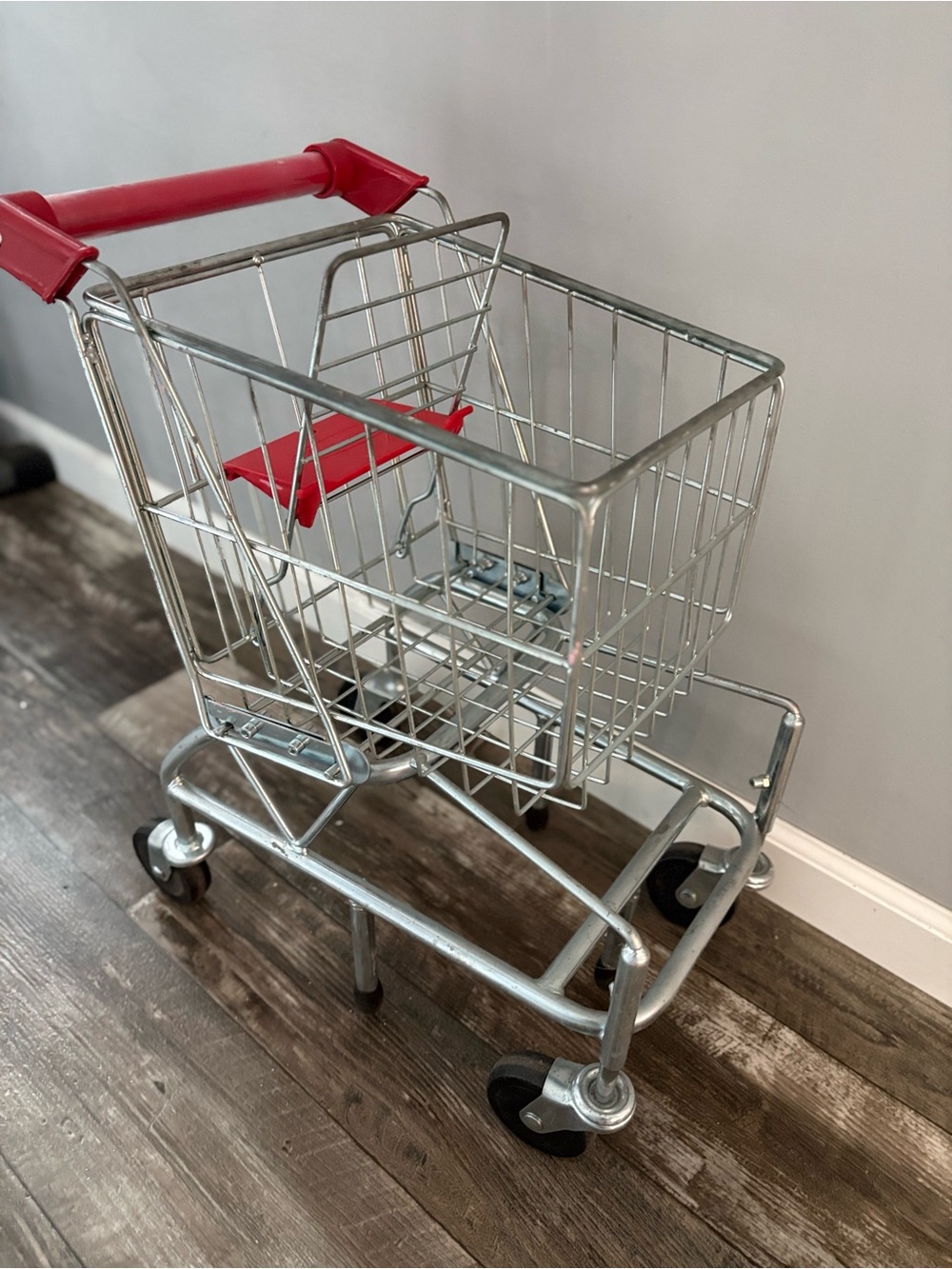Melissa & Doug Silver Toy Shopping Cart with Red Accents